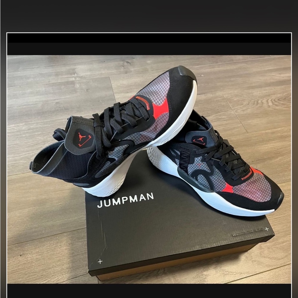 Jordan Delta 3 Mid ‘Black Chile Red( MRSP $156 )New with original box.